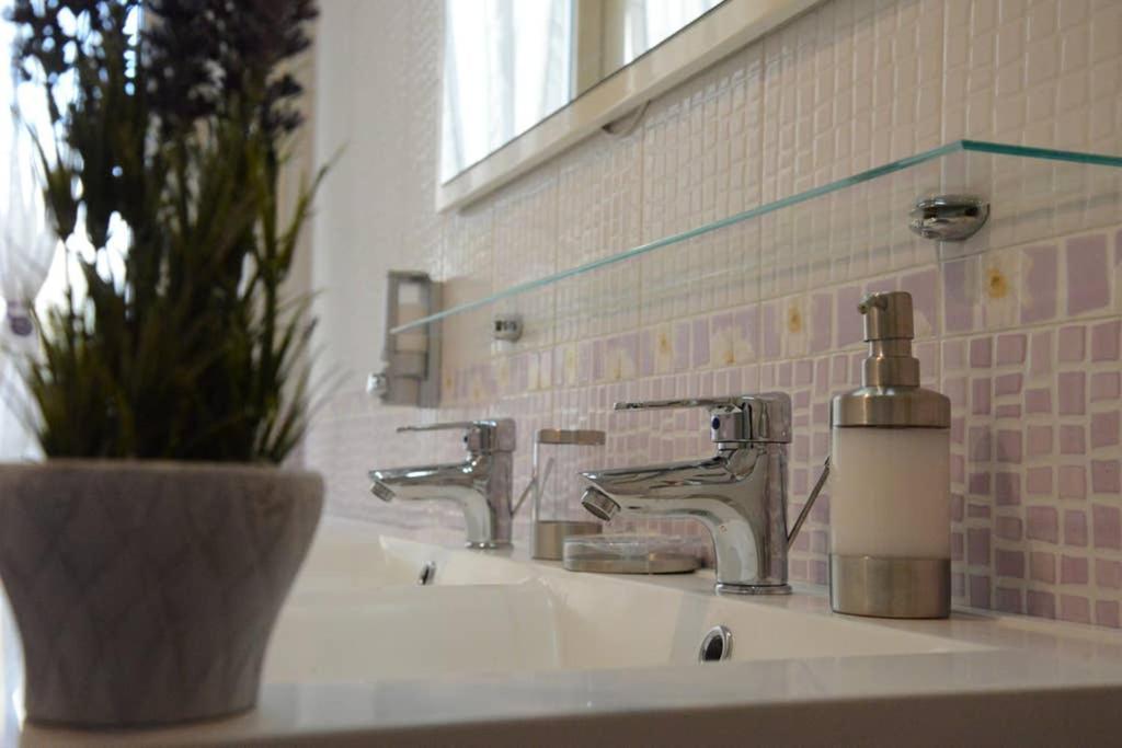 A Casa Di Rosa Apartment Roma Ngoại thất bức ảnh